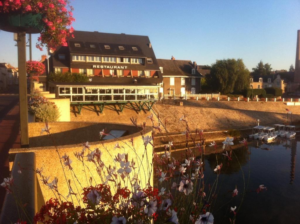 Hotel Les Ondines Les Hauts-d'Anjou Esterno foto